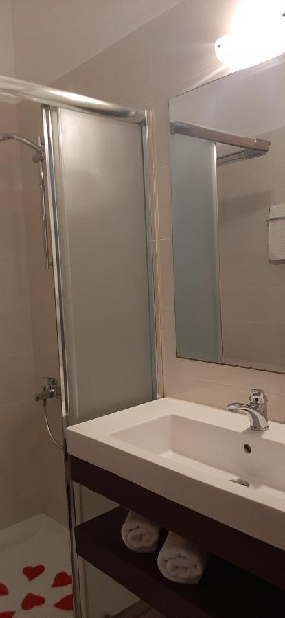 פליאוחורה Viena Rooms & Apartments מראה חיצוני תמונה