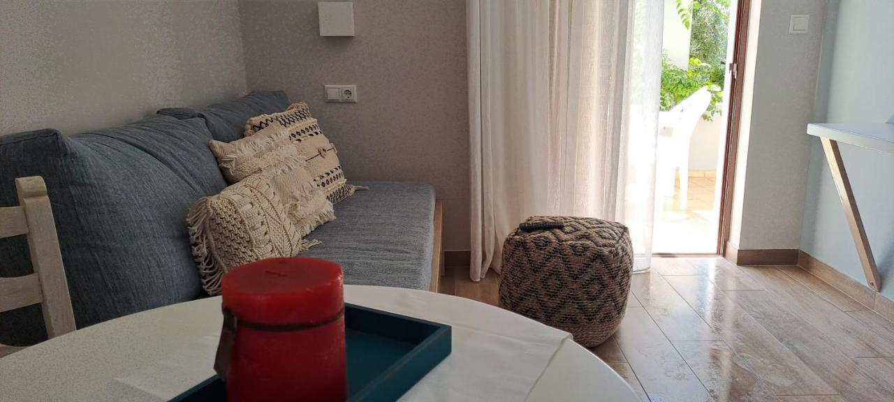 פליאוחורה Viena Rooms & Apartments מראה חיצוני תמונה