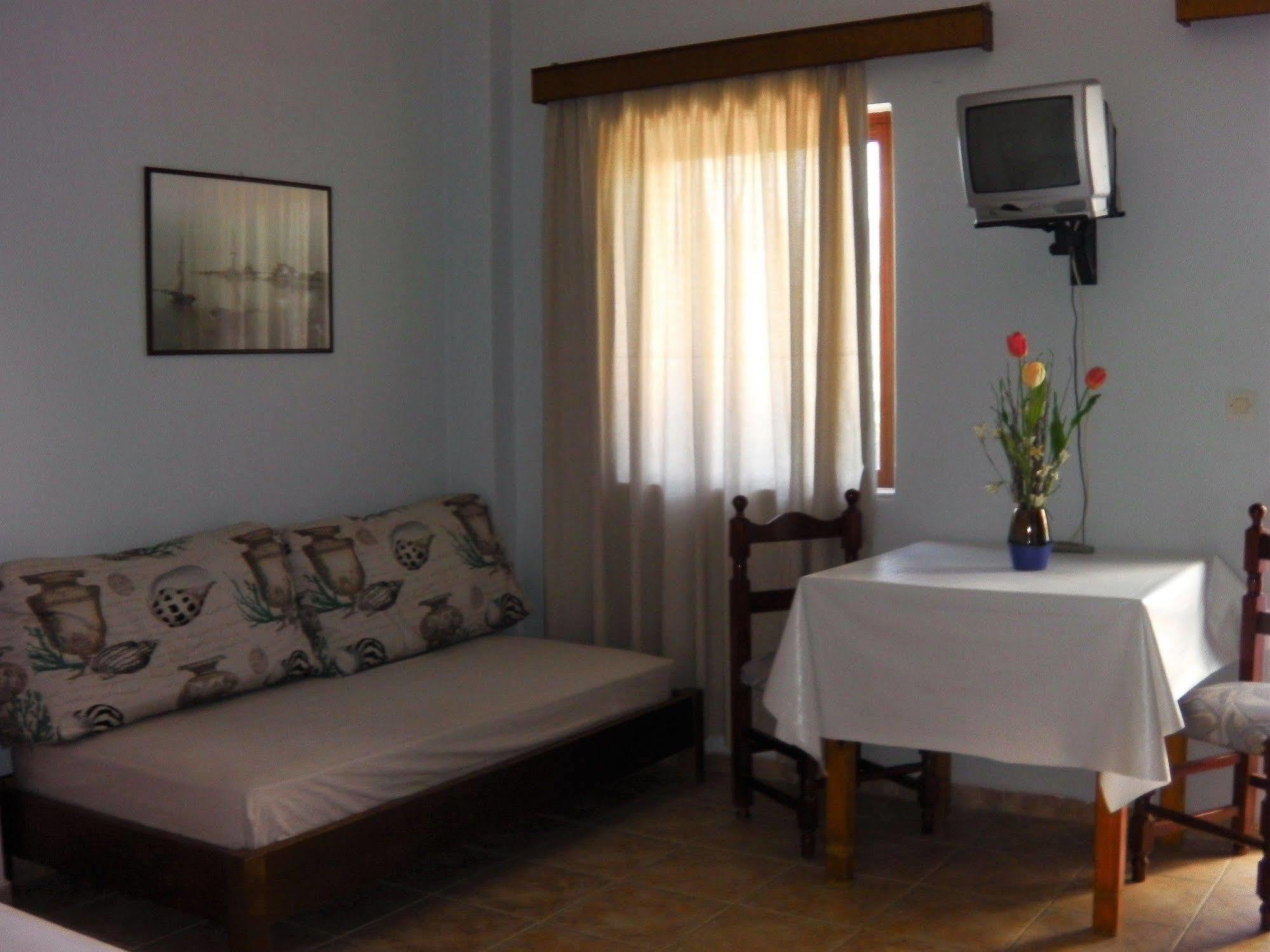 פליאוחורה Viena Rooms & Apartments מראה חיצוני תמונה